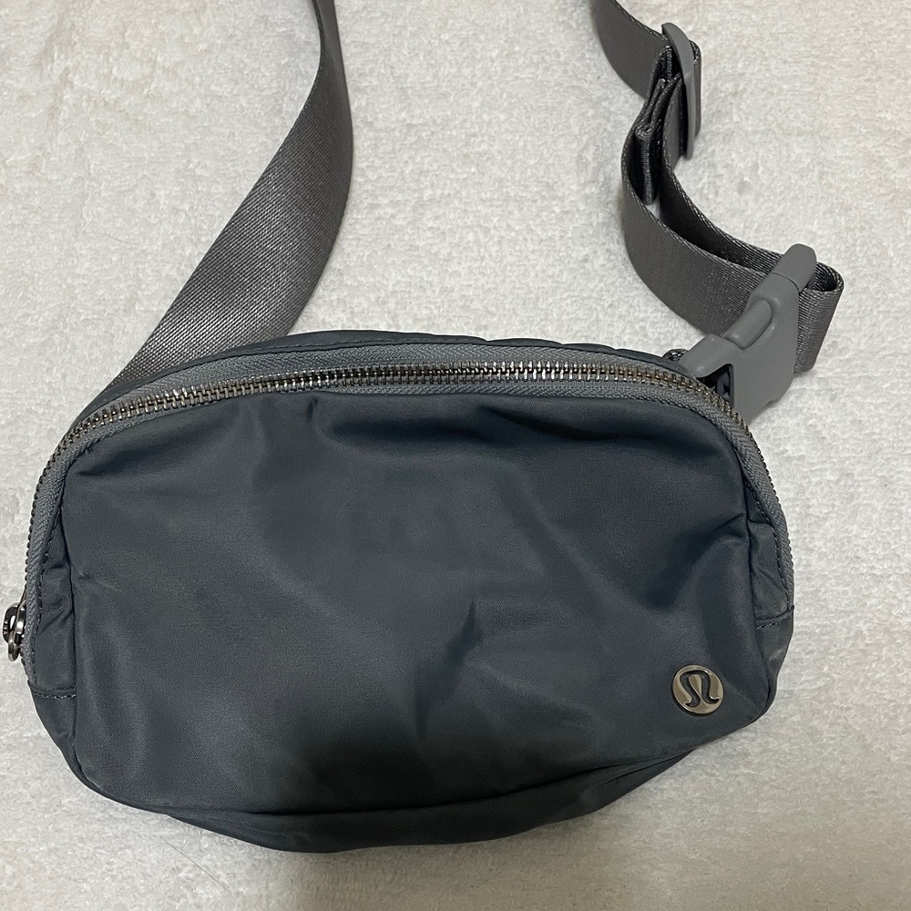 Lululemon Gray Crossbody Purse - Picture 2 of 4